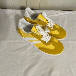 NWOT Canvas Court Sneakers -Yellow/White Size 40 Or US  Size 9